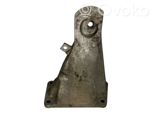 Engine mounting bracket
