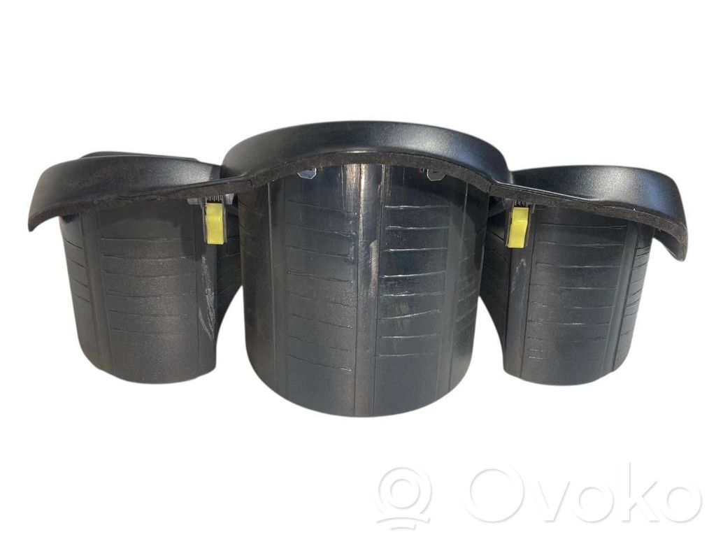 Instrumentu paneļa dekoratīvā apdare