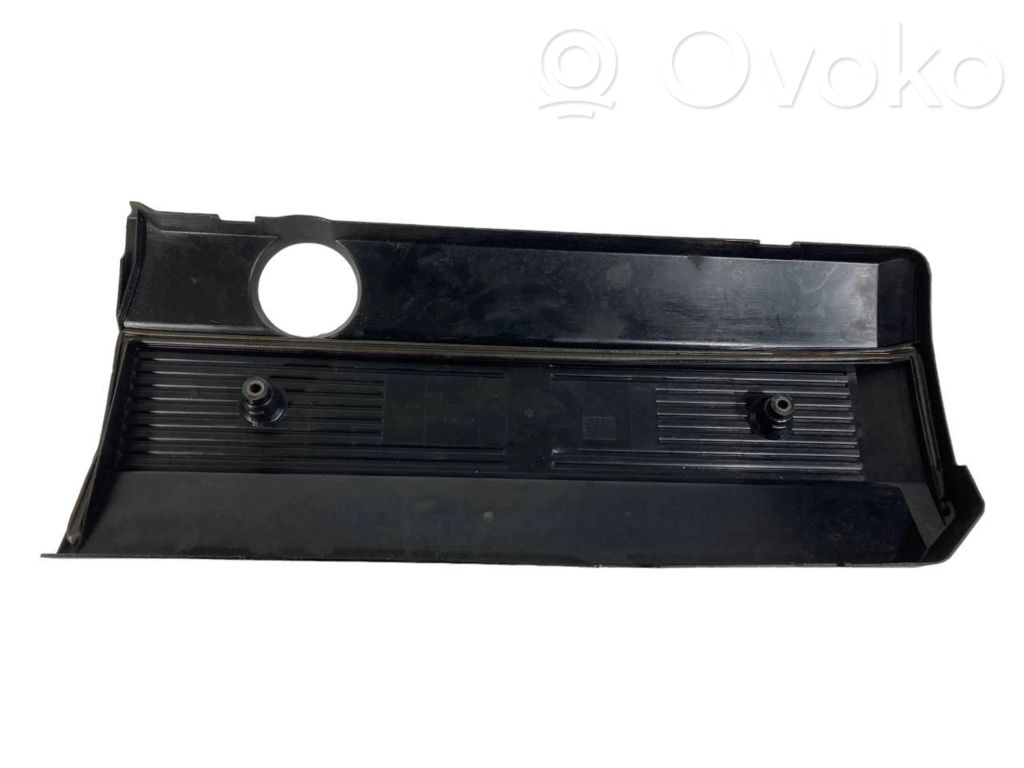 Dzinēja pārsegs (dekoratīva apdare)