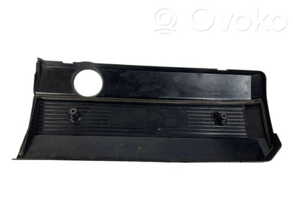 Dzinēja pārsegs (dekoratīva apdare)