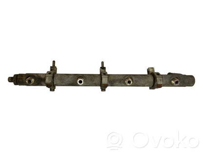 Fuel main pipe