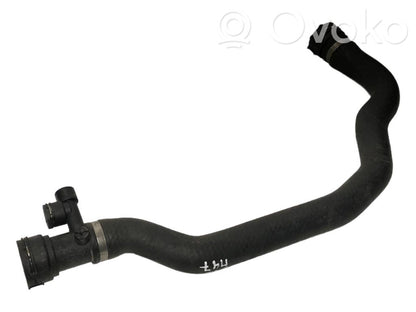 Caurulīte (-es) / šļūtene (-es)