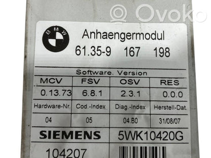 Piekabes āķa vadības bloks