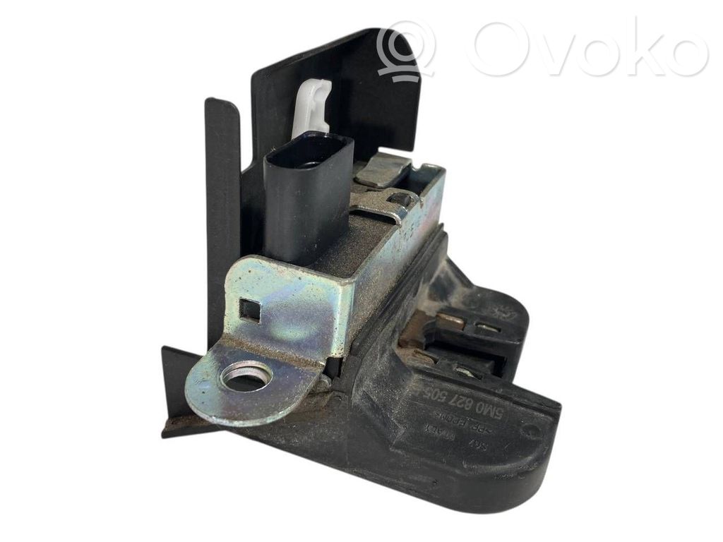 Aizmugurējā pārsega slēdzene