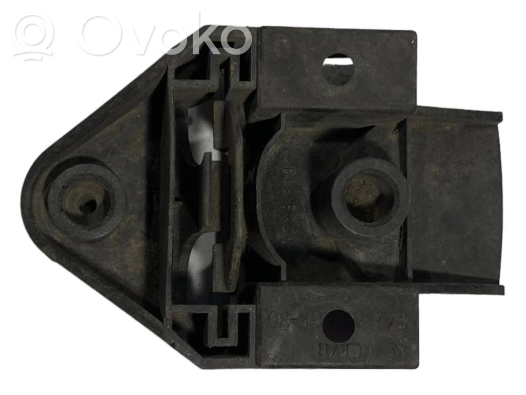 Держатель/кронштейн радиатора(ов)