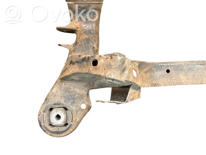 Pusrāmis aizmugurējais / priekšējais