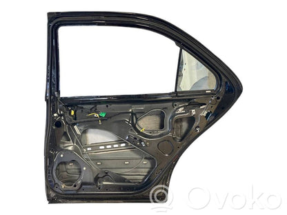 Aizmugurējās durvis