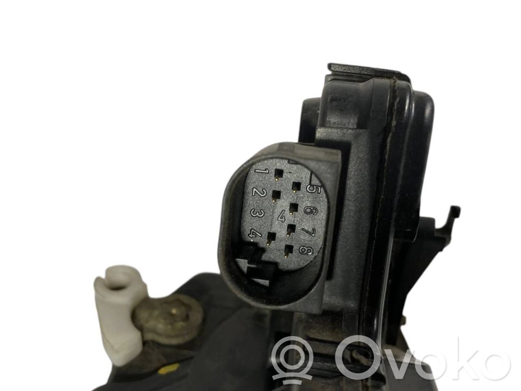 Aizmugurē slēdzene