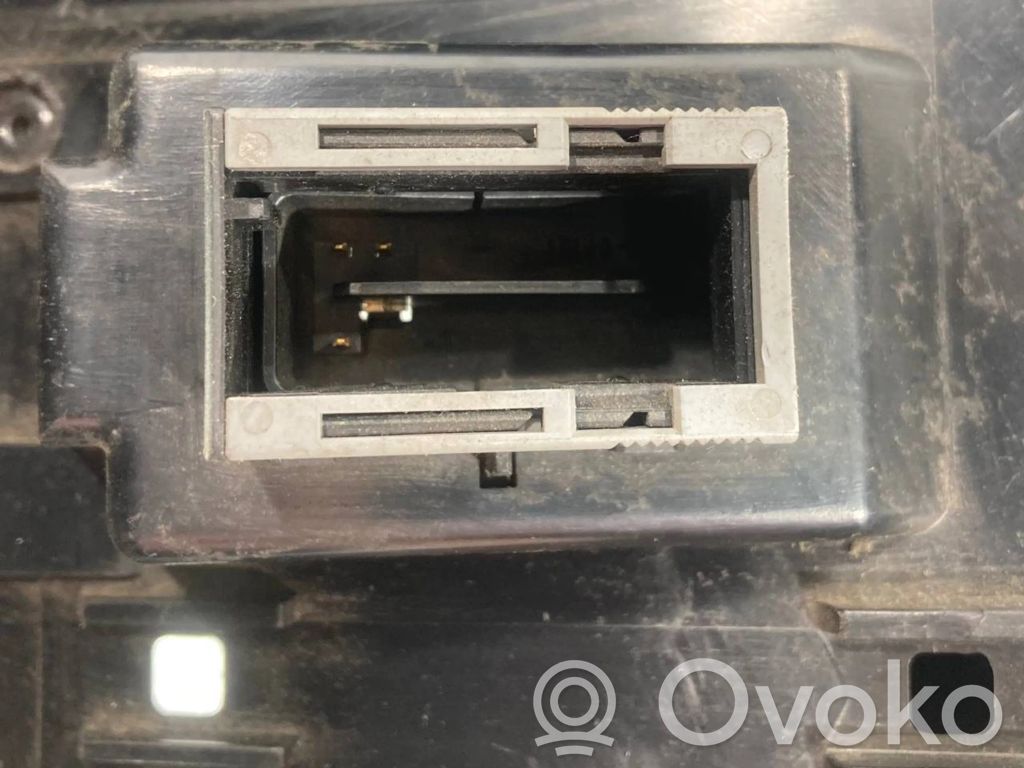 Front luggage compartment