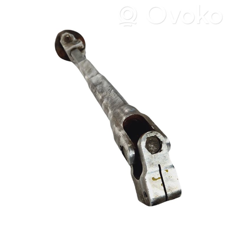 Kardāna / stūres krustsavienojums