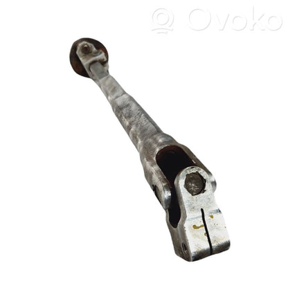 Kardāna / stūres krustsavienojums