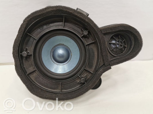 Skaļrunis (-i) priekšējās durvīs