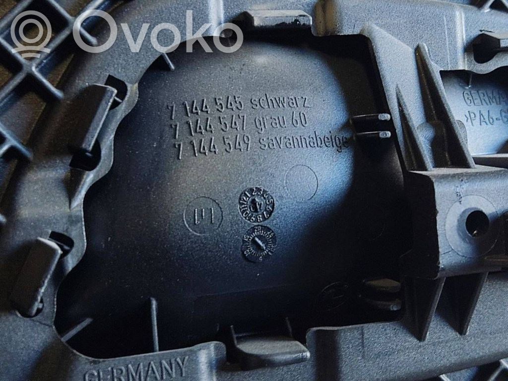 Apšuvums aizmugurējām durvīm