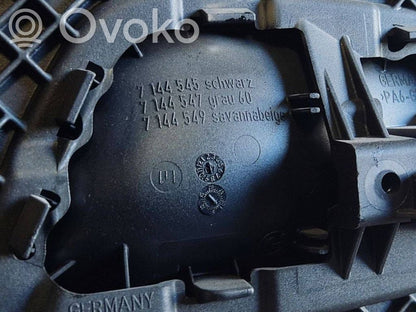 Apšuvums aizmugurējām durvīm