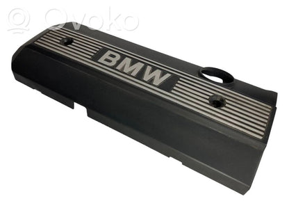 Engine cover (decorative trim)