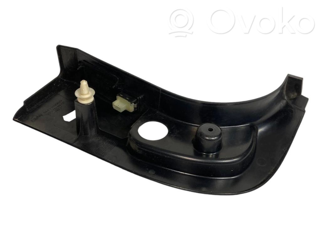 Kāju zonas sānu dekoratīvā apdare