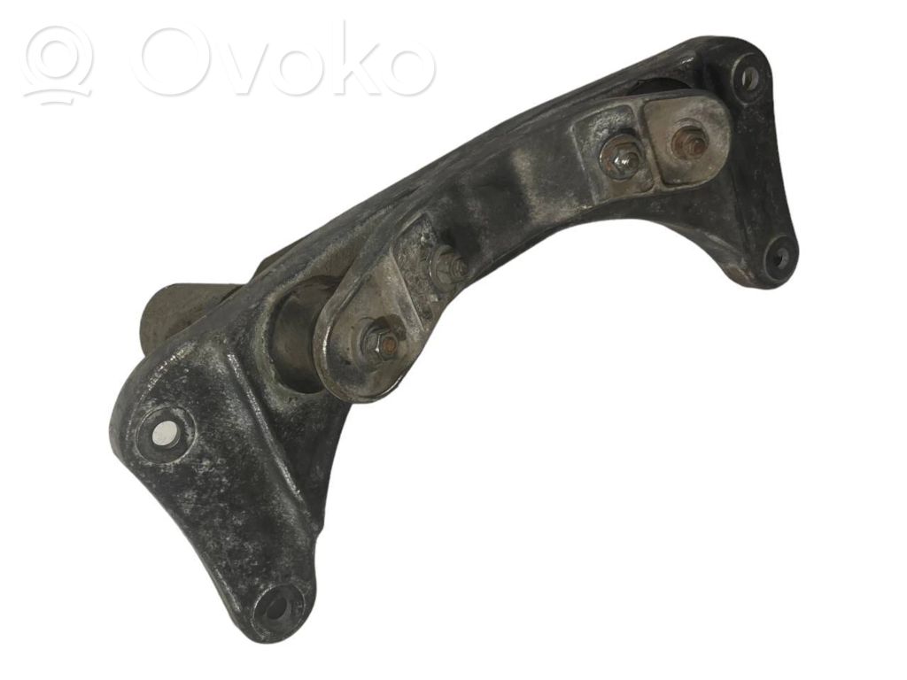 Transmission mounting bracket