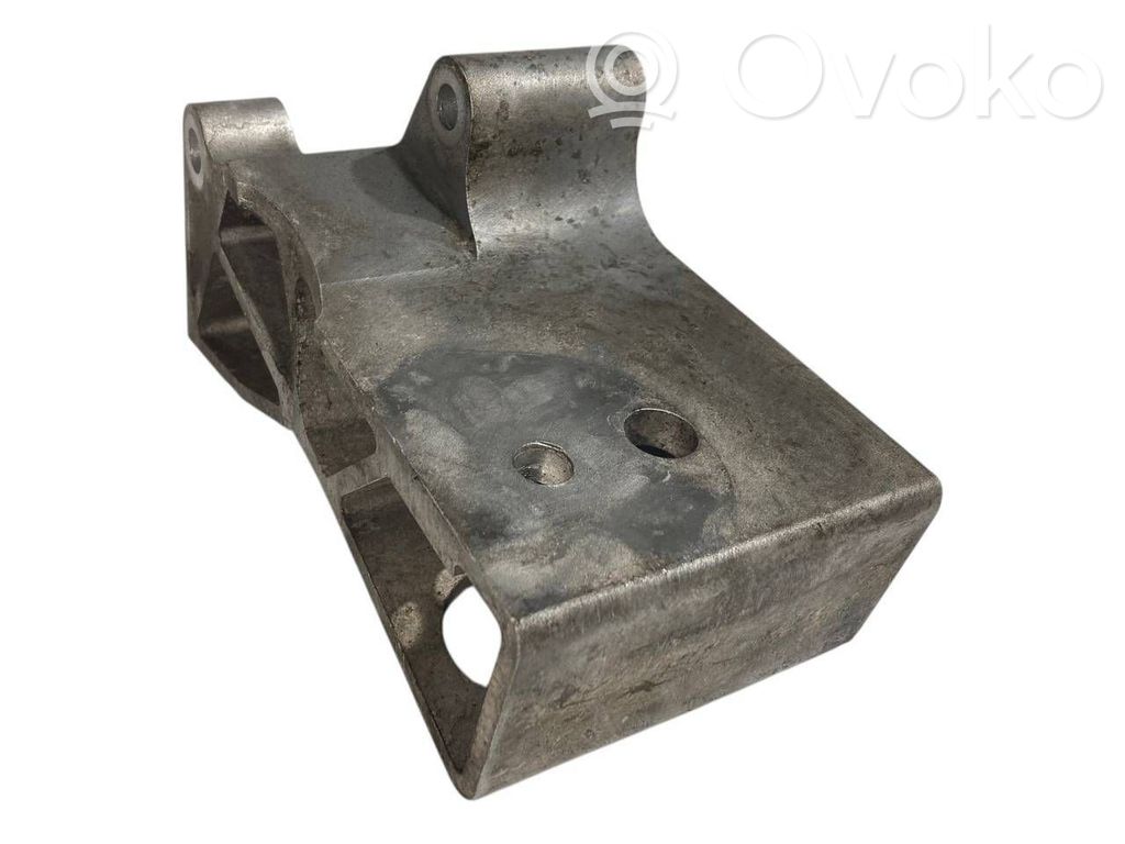 Dzinēja nostiprināšanas stiprinājums-kronšteins