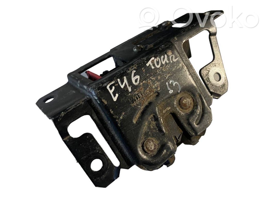 Aizmugurējā pārsega slēdzene