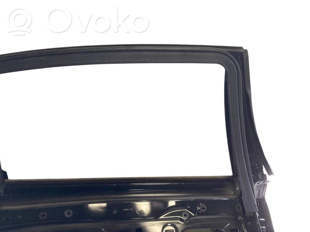 Задняя дверь