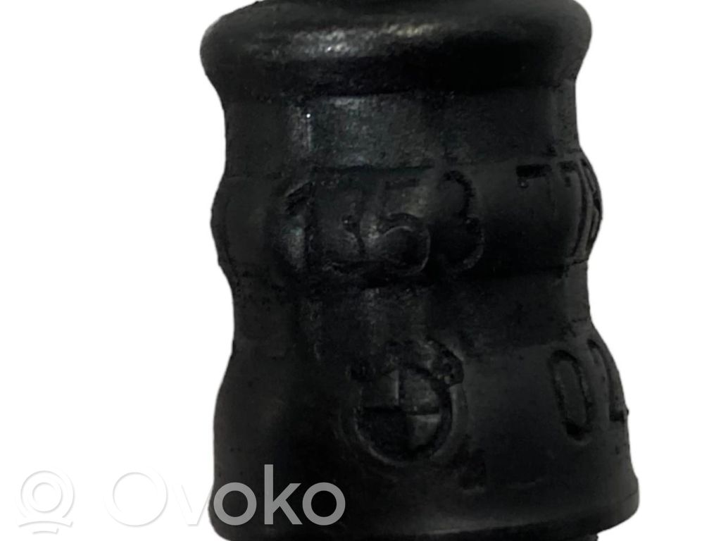 Degvielas caurulīte (-es)