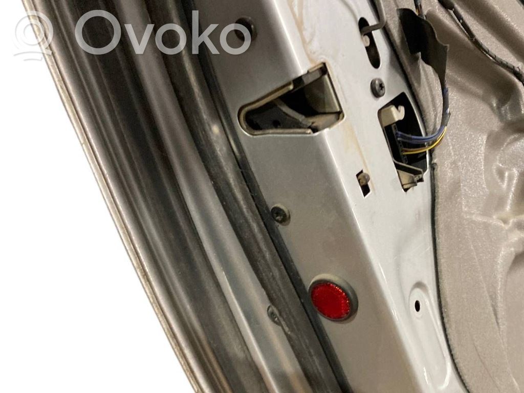 Задняя дверь