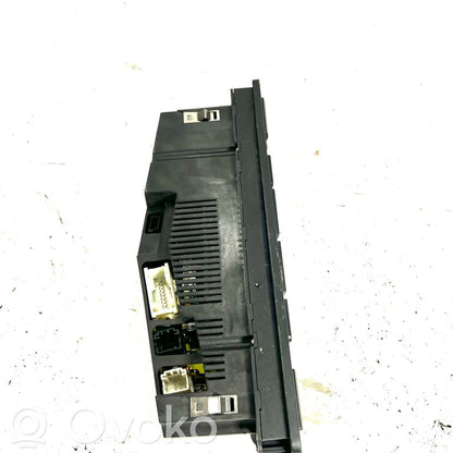 Air conditioning / climate control / interior heating control unit (in the passenger compartment)