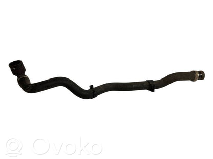 Caurulīte (-es) / šļūtene (-es)