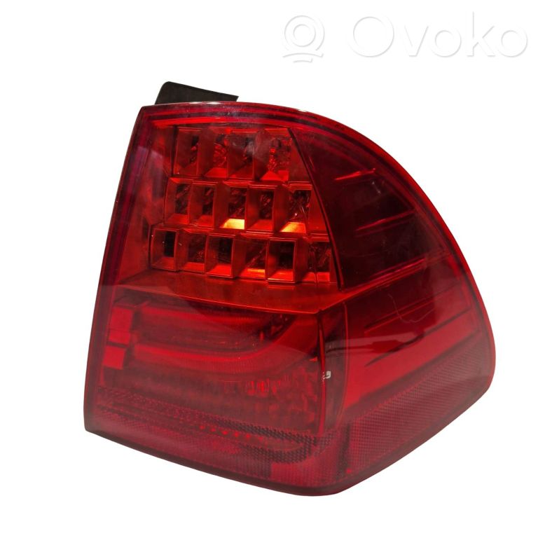 Aizmugurējo lukturu komplekts