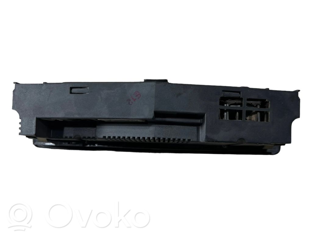 Блок управления кондиционером/климат-контролем/отоплением салона (в салоне)