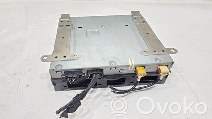 Radio / CD/DVD atskaņotājs / navigācija