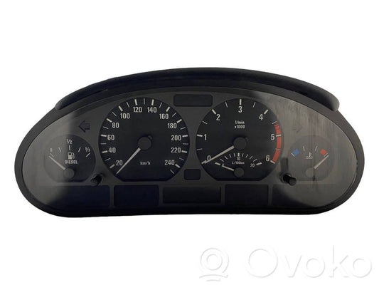 Speedometer (in the instrument panel)
