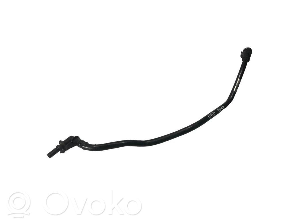 Caurulīte (-es) / šļūtene (-es)