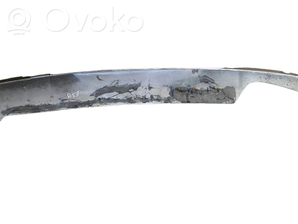 Apakšējā bampera daļa