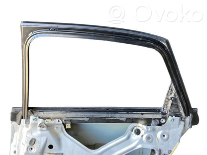 Aizmugurējās durvis