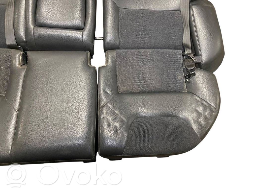 Sēdekļu komplekts