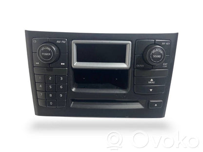 Radio / CD/DVD atskaņotājs / navigācija