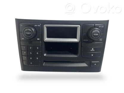 Radio / CD/DVD atskaņotājs / navigācija