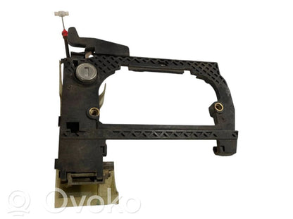 Holder/bracket for external opening handle at the front