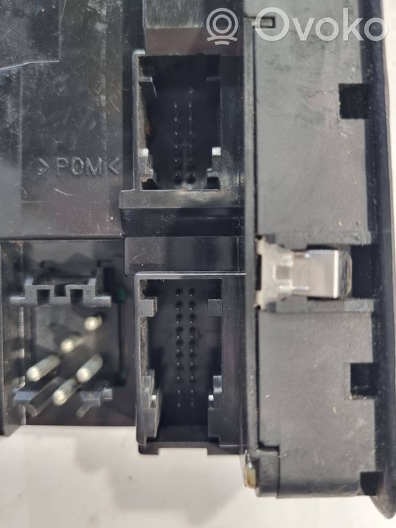 Window lift control switch(es)