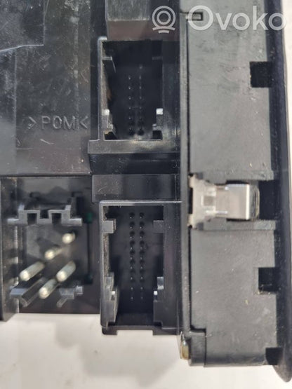 Window lift control switch(es)