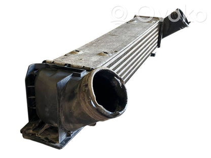 Starpdzesētāja radiators