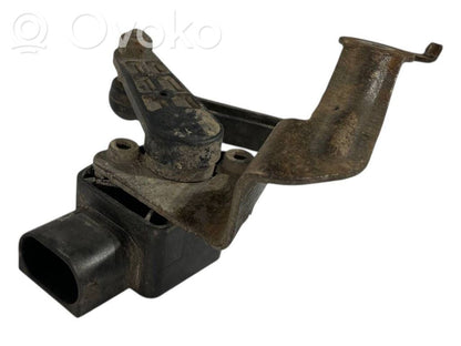 Augstuma sensors (priekšējo lukturu)
