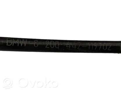 Dzinēja pārsega slēdzenes trosīte