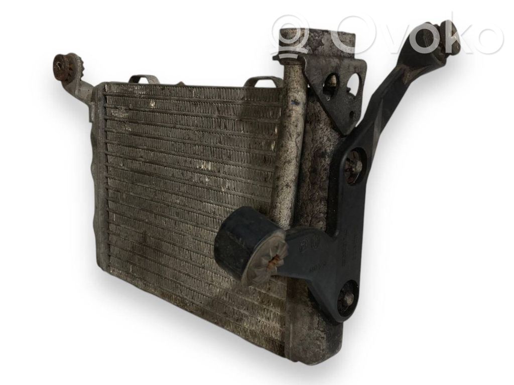 Dzinēja eļļas radiators