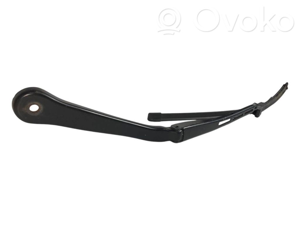 Priekšējā loga tīrītāja kājiņa