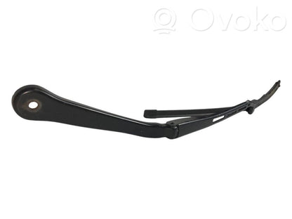 Priekšējā loga tīrītāja kājiņa