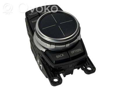 Multimediju kontrolieris