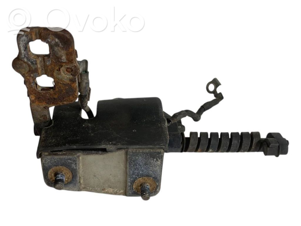 Aizmugurējā pārsega eņģe (-ess)