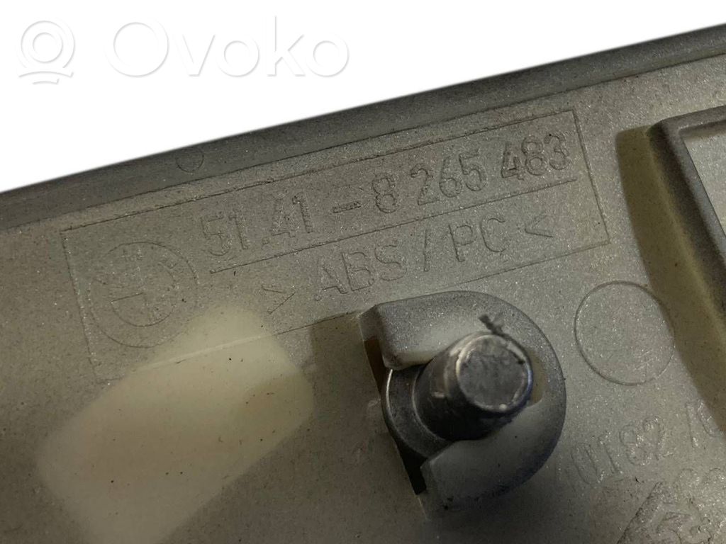 Sēdekļu un durvju dekoratīvās apdares komplekts